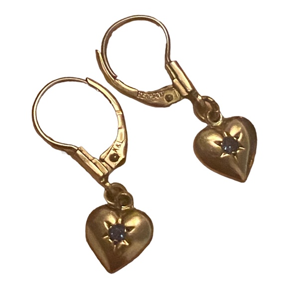 K&L Jewelry - 🌟2/$25, 3/$35, 4/$45🌟 
Vintage K&L gold toned heart earrings